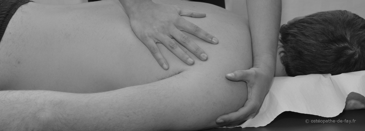 Manipulation de l'épaule caption
